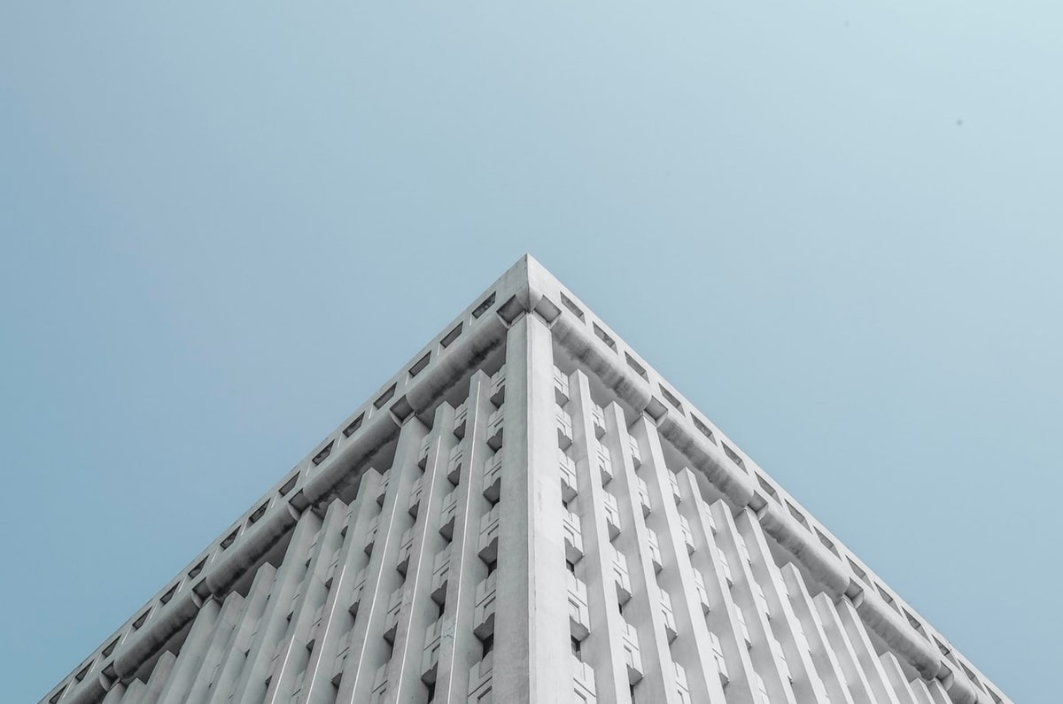 读柚子影视我会先问段落是不是把猜测写成陈述，然后动手把相关改写成相关（像把卡片排好）